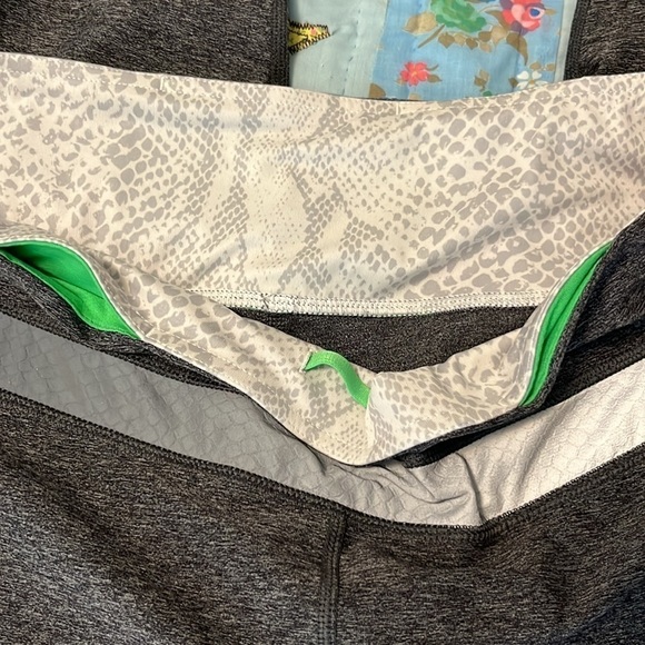 Lululemon Light Speed Tights - Picture 10 of 15